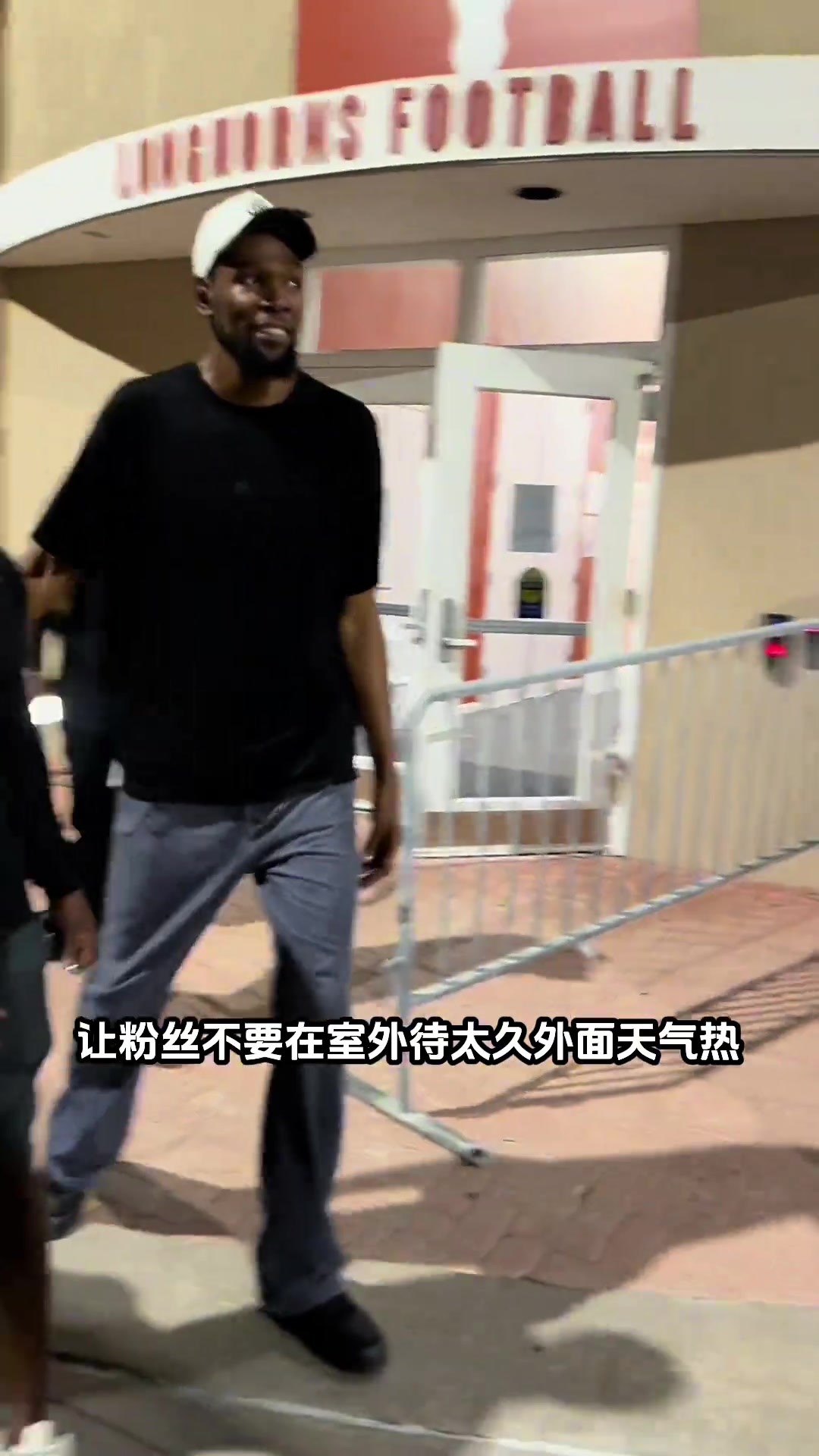 气质拿捏!帅杜就是不一样非常接地气!🤭封面