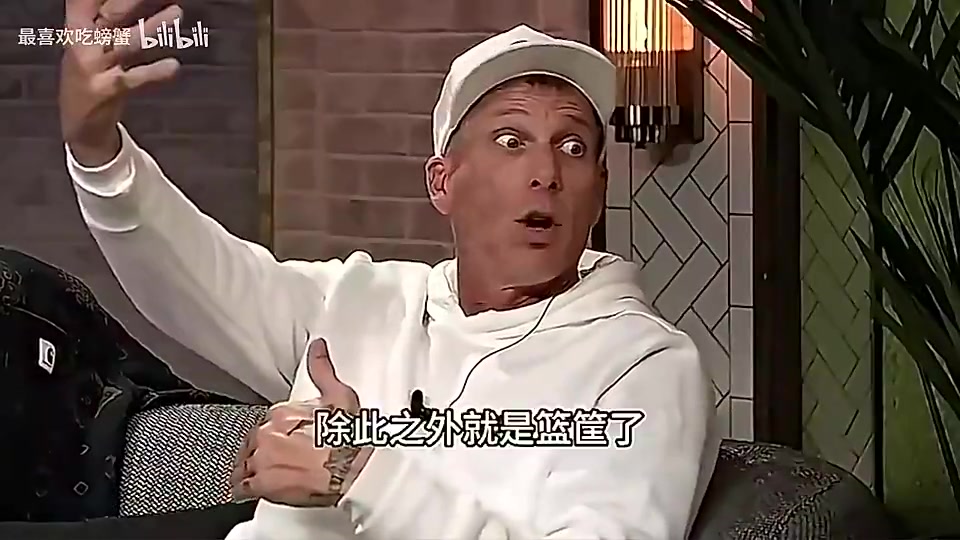 白巧克力曾谈：乔丹当年只面对一个防守者，詹姆斯要应对各种协防封面