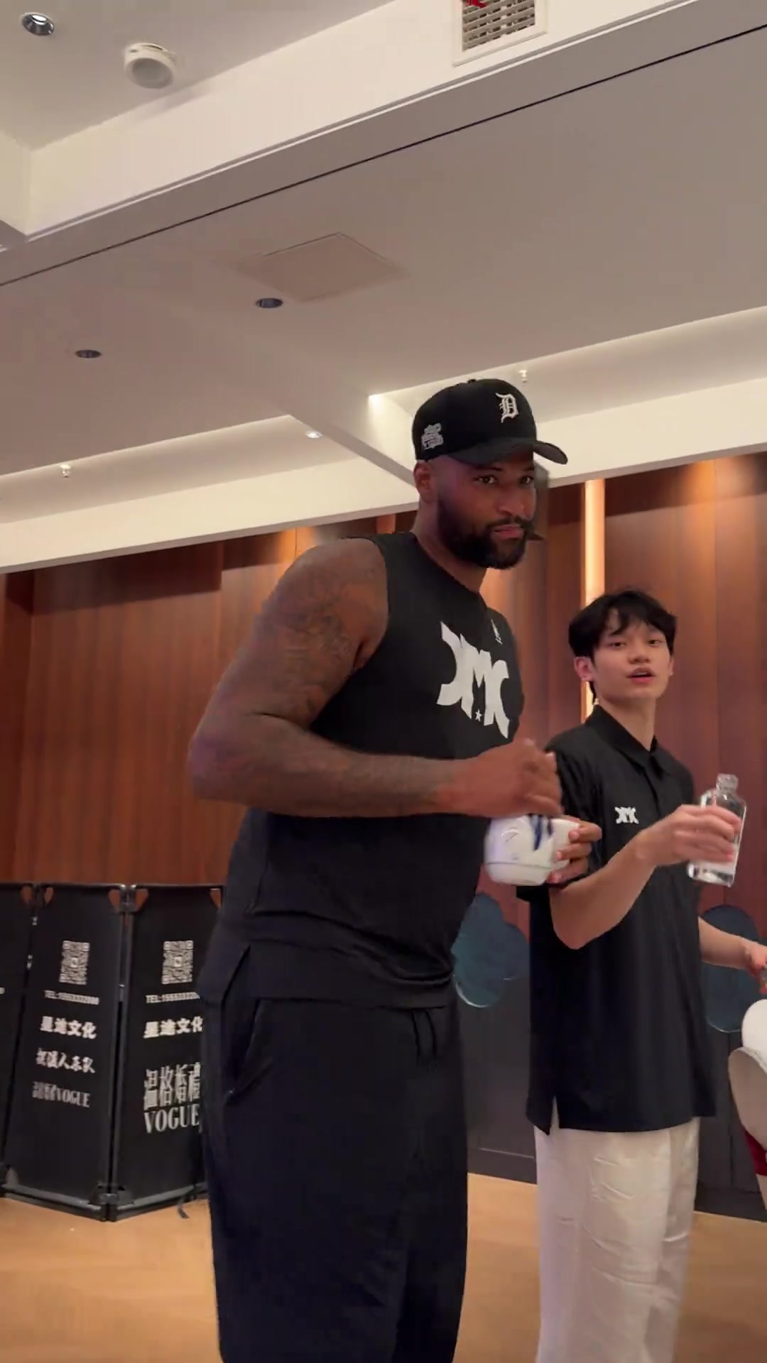 原来网上说的是真的，连NBA球星来了都得敬酒！😂封面