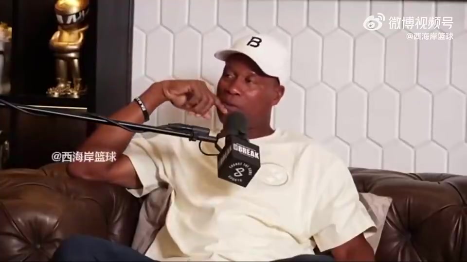 斯科特曾言：杰里·韦斯特说科比试训是他见过最棒的，还派库珀防封面