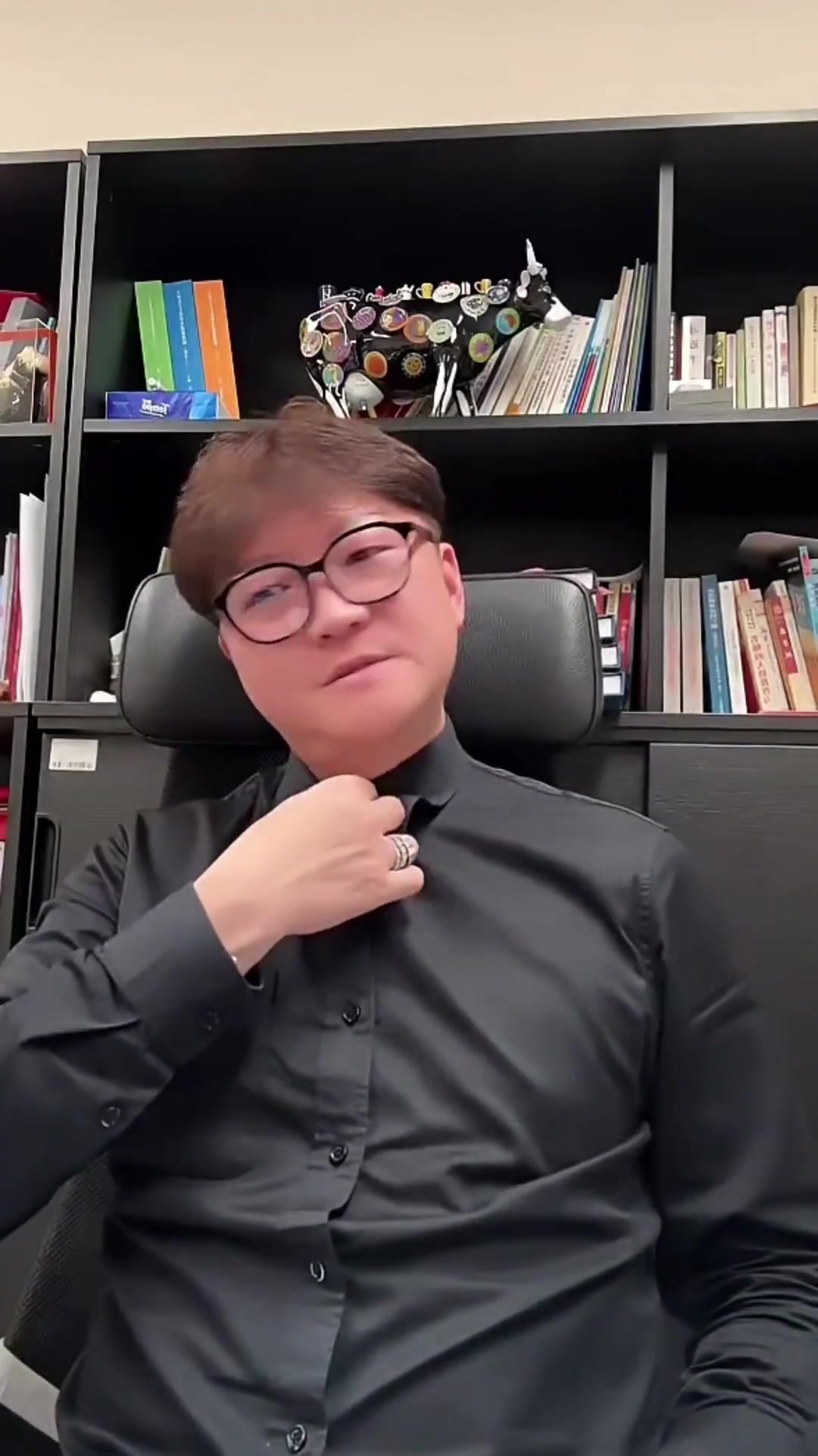 蚌埠住了😐!目睹国安让三追四后,前国脚赵鹏对河南队直接爆粗封面