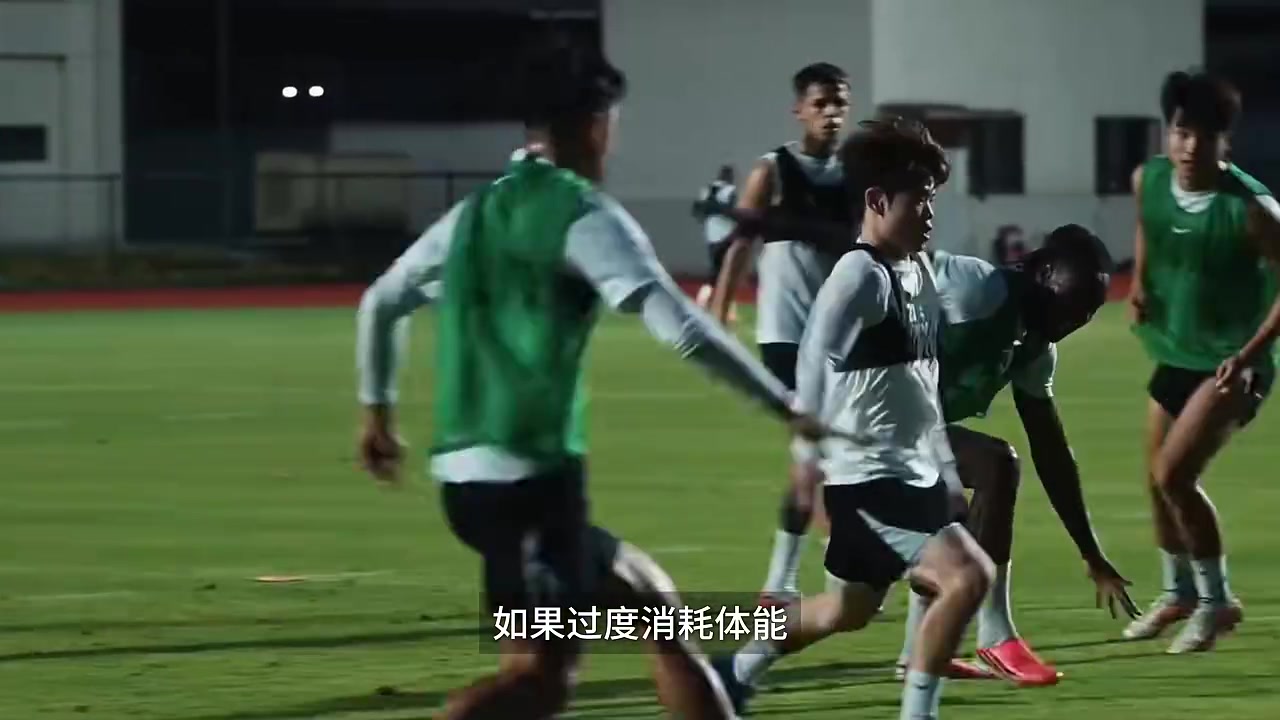 练了十几年体能，国足怎么越练越跑不动？封面