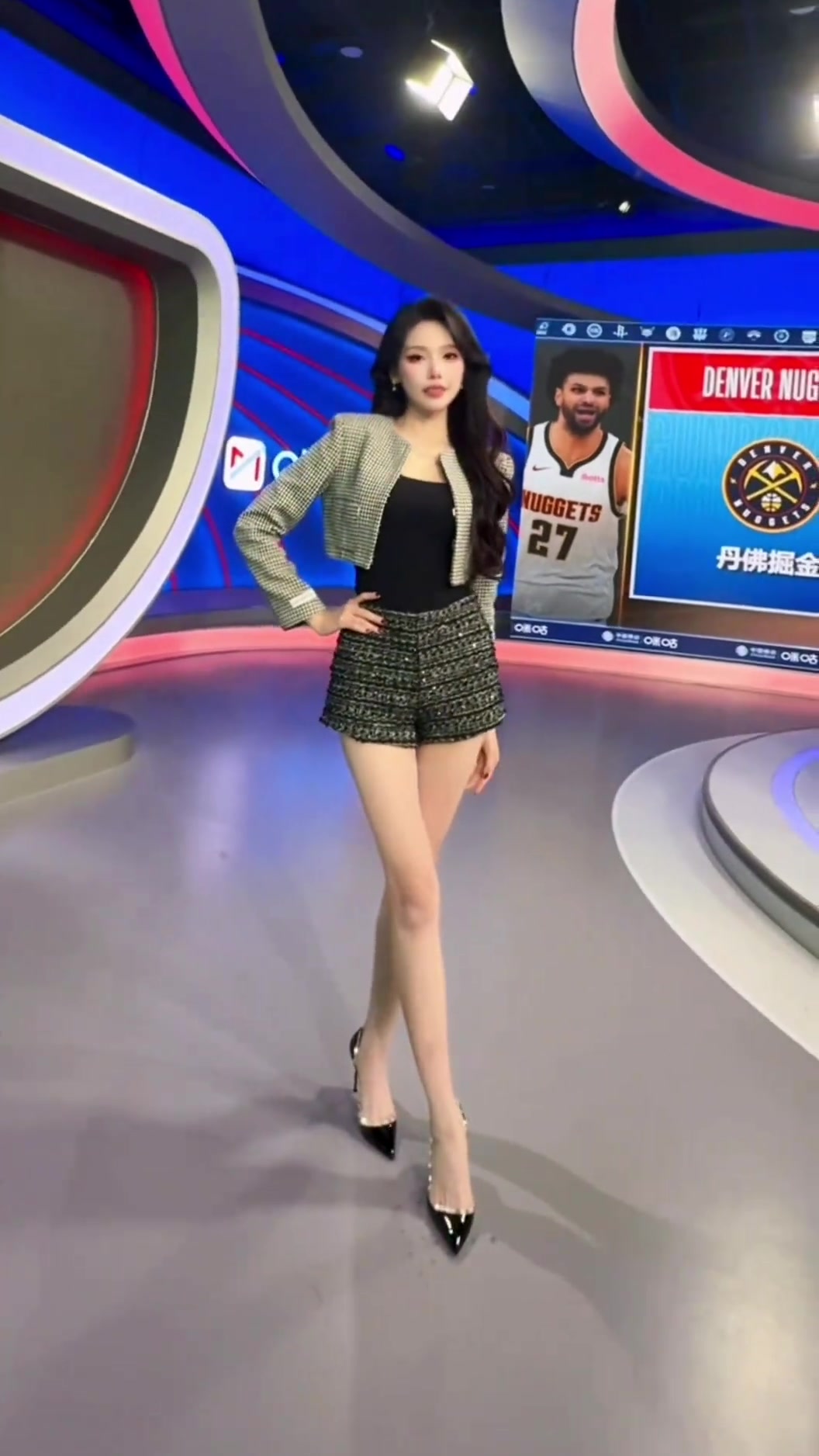这腿是真的长！😍美女主持人小太阳社媒晒：没发现长得高的坏处封面