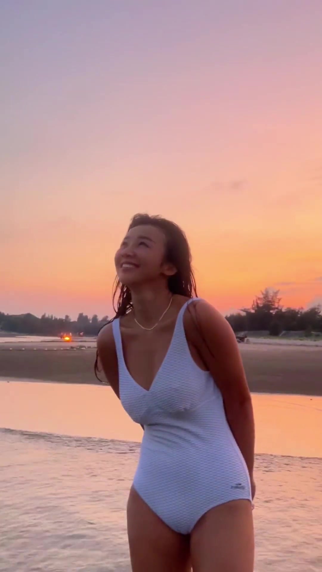 源哥早期冲浪视频，这身材 这颜值谁看了不迷糊😍封面